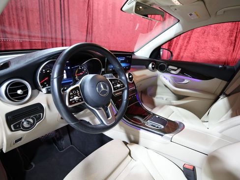 Used 2020 Mercedes-Benz GLC 300 image 12