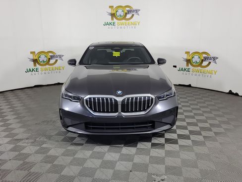 Used 2024 BMW 530i xDrive w/ Premium Package AWD/4WD image 2