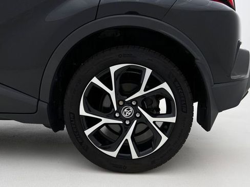 Used 2020 Toyota C-HR XLE FWD image 26