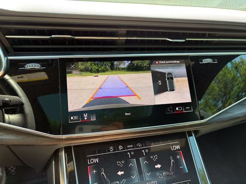 Used 2022 Audi Q8 Premium Plus AWD/4WD image 22