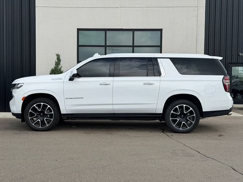 Used 2024 Chevrolet Suburban High Country w/ Premium Package AWD/4WD image 2