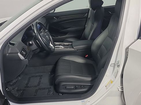 Certified 2022 Honda Accord Touring image 18