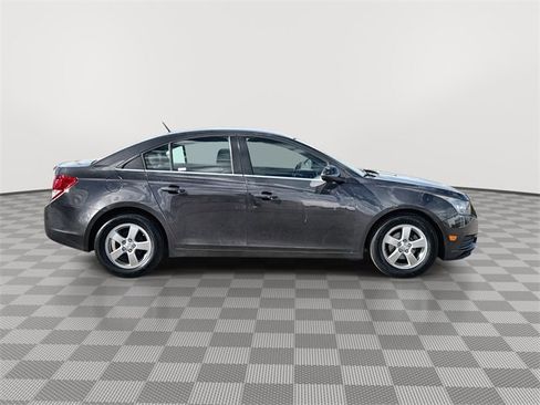 Used 2014 Chevrolet Cruze LT w/ Technology Package image 9