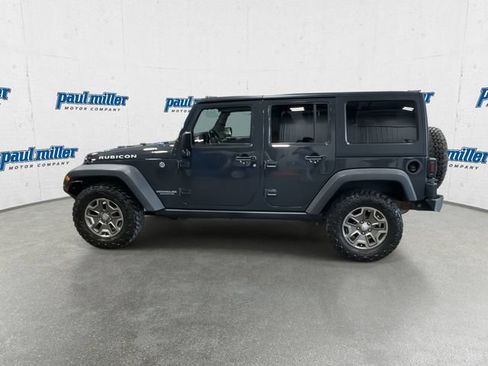 Used 2017 Jeep Wrangler Unlimited Rubicon w/ Connectivity Group AWD/4WD image 7