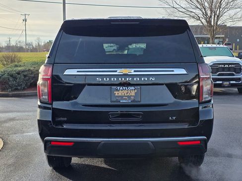 Used 2024 Chevrolet Suburban LT image 6