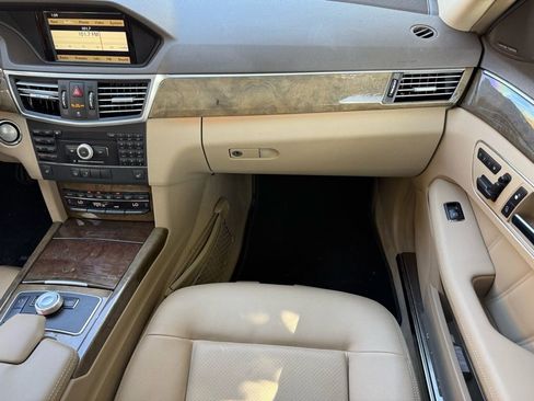 Used 2010 Mercedes-Benz E 350 4MATIC Sedan image 11