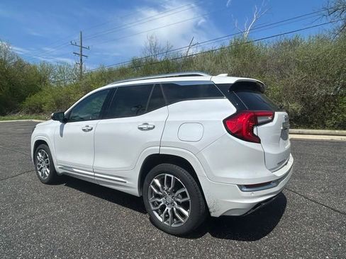 Used 2023 GMC Terrain Denali w/ Denali Premium Package image 3