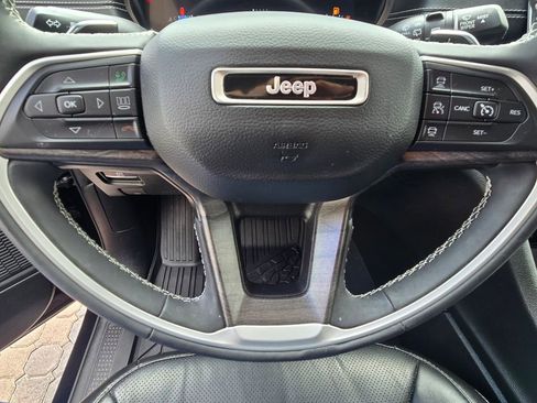 Used 2023 Jeep Grand Cherokee Limited w/ Luxury Tech Group II image 23