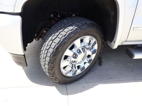 Used 2018 GMC Sierra 2500 Denali w/ Duramax Plus Package AWD/4WD image 46
