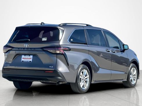 Certified 2025 Toyota Sienna XLE w/ XLE Plus Package AWD/4WD image 5
