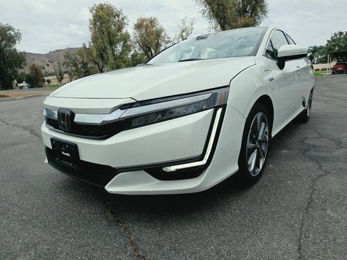 Used 2018 Honda Clarity Touring image 3