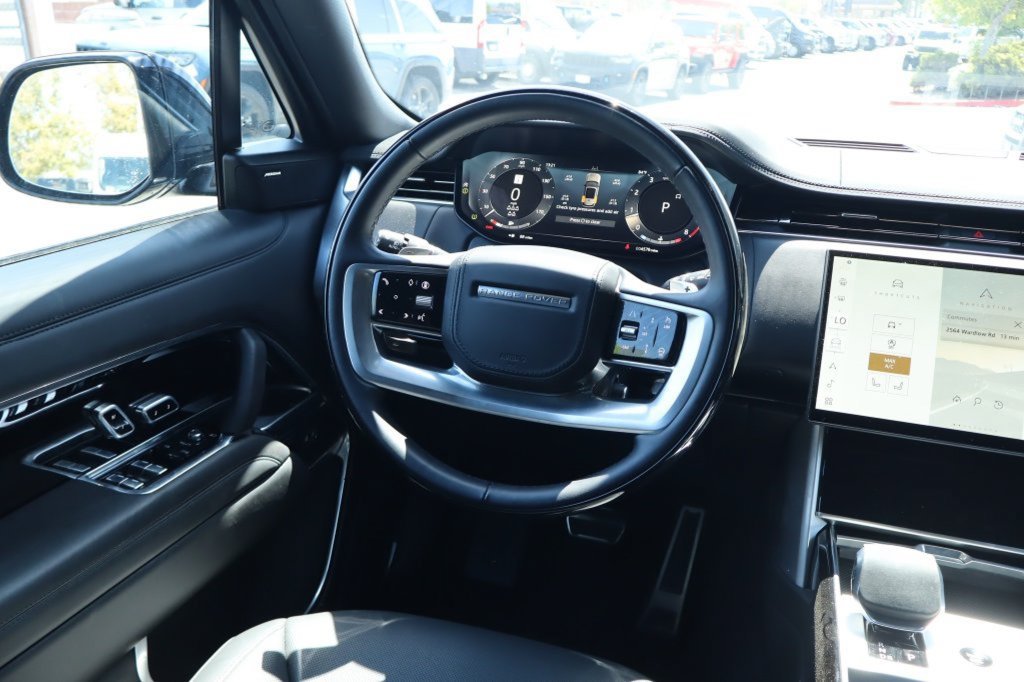 Used 2025 Land Rover Range Rover Long Wheelbase SE AWD/4WD image 26