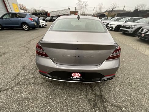 Used 2022 Genesis G70 2.0T image 3