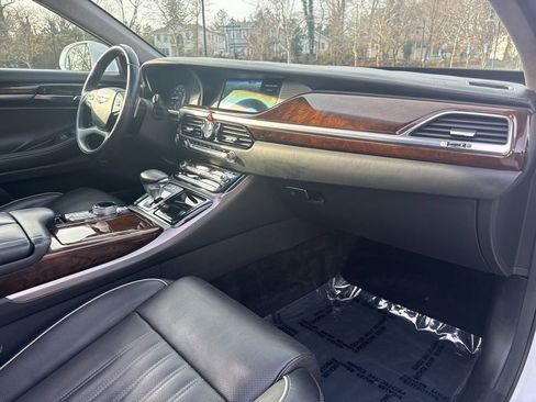 Used 2018 Genesis G90 3.3T Premium image 38