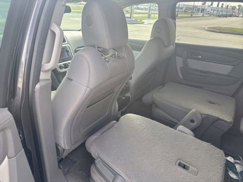 Used 2015 GMC Acadia SLE image 13