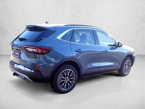 New 2026 Ford Escape SE w/ Class II Trailer Tow Package FWD image 4