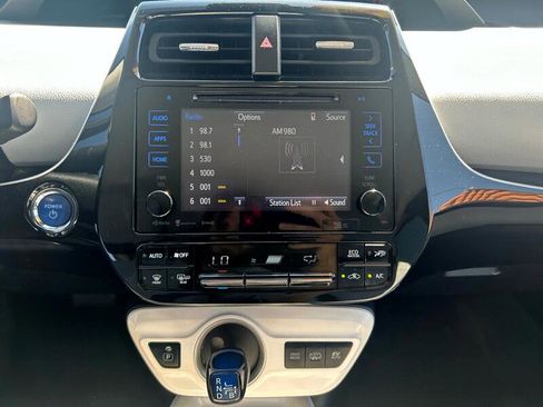 Used 2017 Toyota Prius Prime Premium image 12