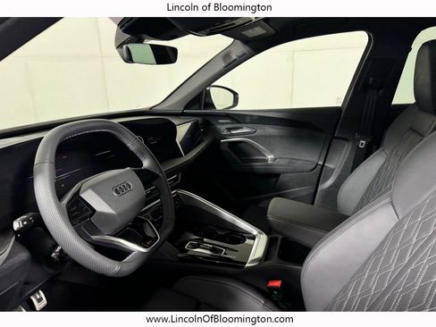 Used 2025 Audi SQ5 Prestige w/ Prestige Package AWD/4WD image 34