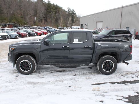 New 2025 Toyota Tacoma TRD Off-Road image 5