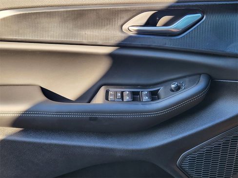 New 2025 Jeep Grand Cherokee L Laredo image 16