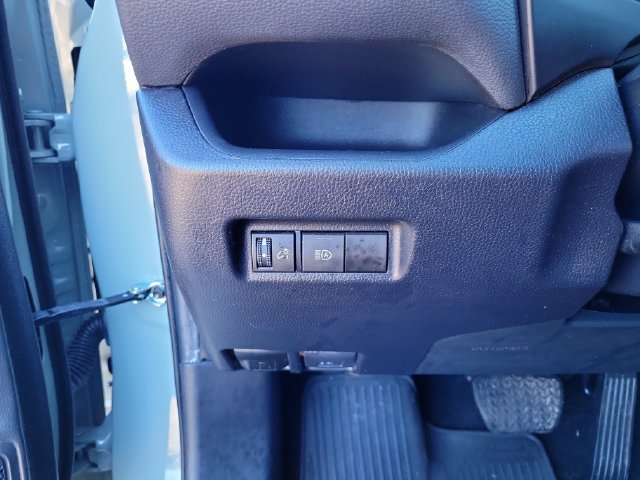 Used 2022 Toyota RAV4 XLE FWD image 23