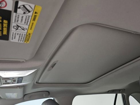 Used 2022 Toyota RAV4 XLE Premium FWD image 11