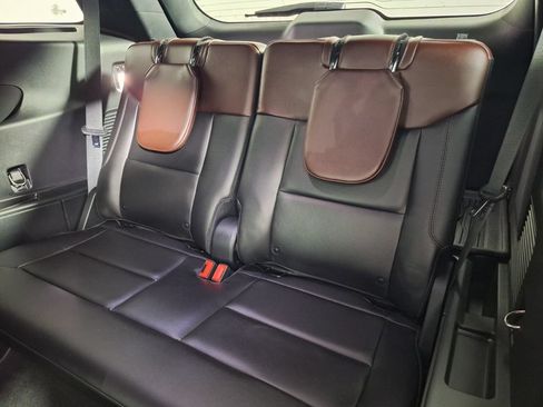 Used 2022 Ford Explorer Platinum w/ Equipment Group 601A RWD image 10