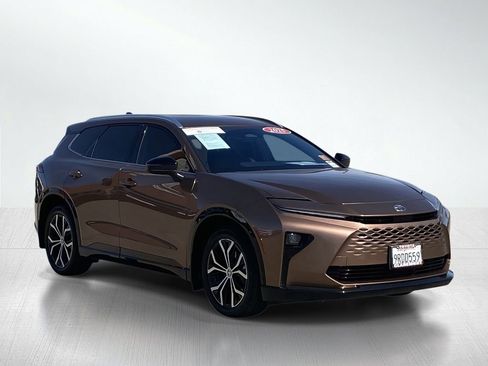 Certified 2025 Toyota Crown Signia XLE image 12