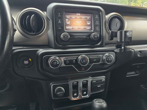 Used 2020 Jeep Wrangler Sport image 18