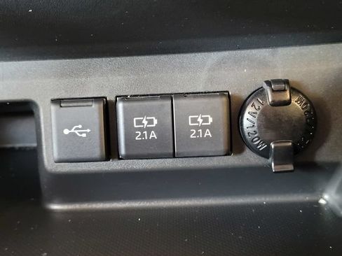 Certified 2021 Toyota Highlander Limited AWD/4WD image 15