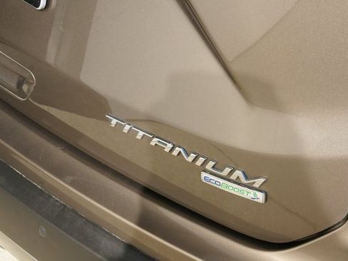 Used 2019 Ford Edge Titanium image 9