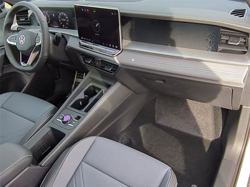 New 2026 Volkswagen Tiguan SE R-Line image 19