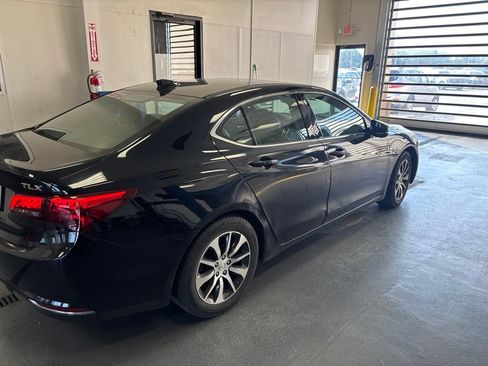 Used 2017 Acura TLX FWD image 9
