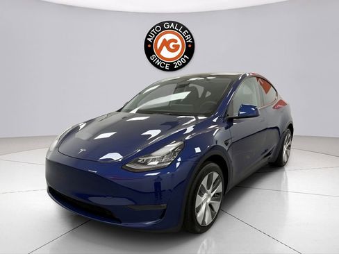 Used 2023 Tesla Model Y Long Range image 3