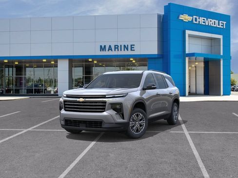New 2026 Chevrolet Traverse LT w/ Driver Confidence Package FWD image 8