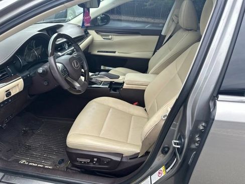 Used 2018 Lexus ES 350 w/ Navigation System Package FWD image 9