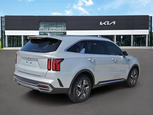 Certified 2023 Kia Sorento EX w/ Panoramic Sunroof Package FWD image 4