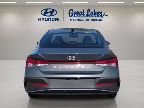 New 2026 Hyundai Elantra SE image 4