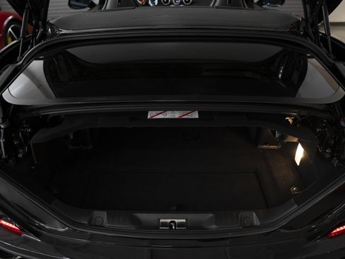 Used 2015 Ferrari California T image 46