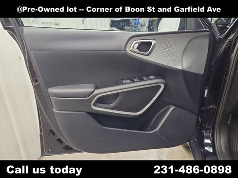 Used 2020 Kia Soul LX FWD image 15