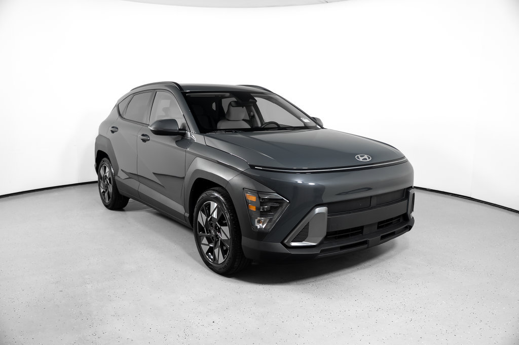 Certified 2025 Hyundai Kona SEL FWD image 2