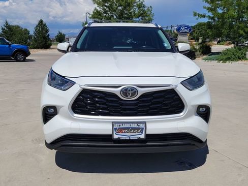 Used 2020 Toyota Highlander XLE AWD/4WD image 5