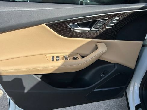 Used 2023 Audi Q8 Premium Plus w/ Premium Plus Package AWD/4WD image 16