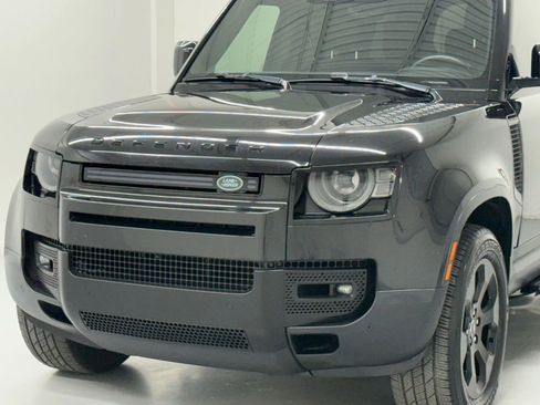 Used 2022 Land Rover Defender 110 S image 8