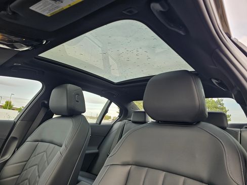 New 2026 BMW 530i xDrive w/ Executive Package image 28