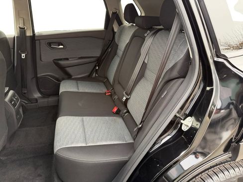 Used 2023 Nissan Rogue SV image 13