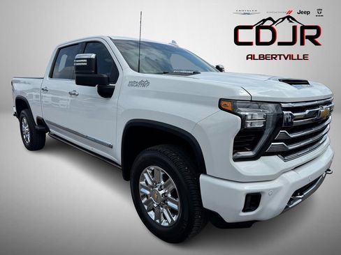 Used 2024 Chevrolet Silverado 2500 High Country w/ High Country Premium Package AWD/4WD image 1