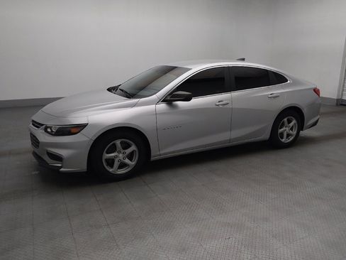 Used 2018 Chevrolet Malibu LS FWD image 2