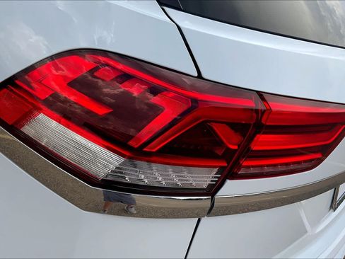 Used 2021 Volkswagen Atlas Cross Sport SEL Premium R-Line w/ Cross Sport MDO Package AWD/4WD image 57