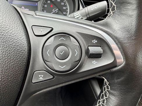 Used 2019 Buick Regal Essence w/ Driver Confidence Package I FWD image 16